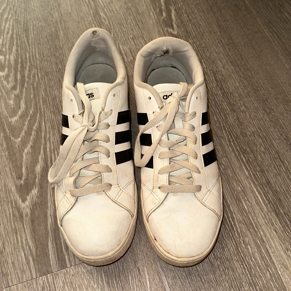 Adidas Sneakers